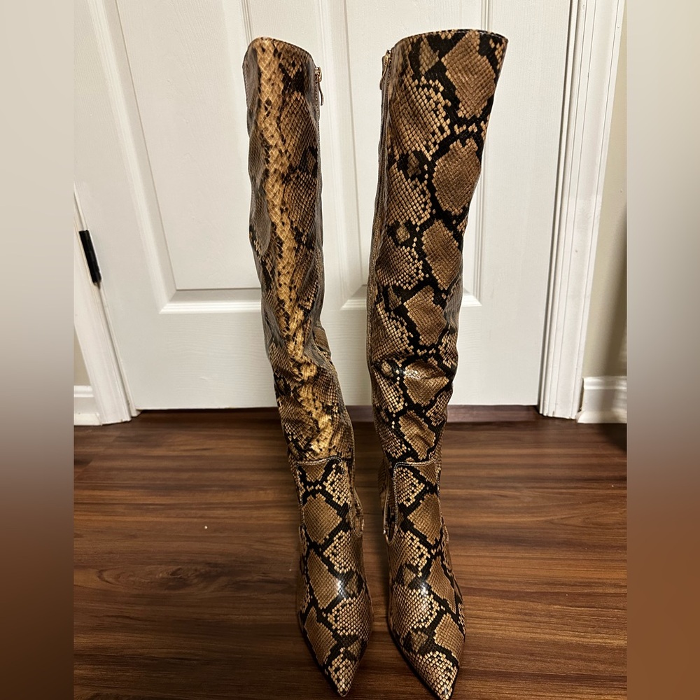 Knee High Snake Skin Boots👢🐍